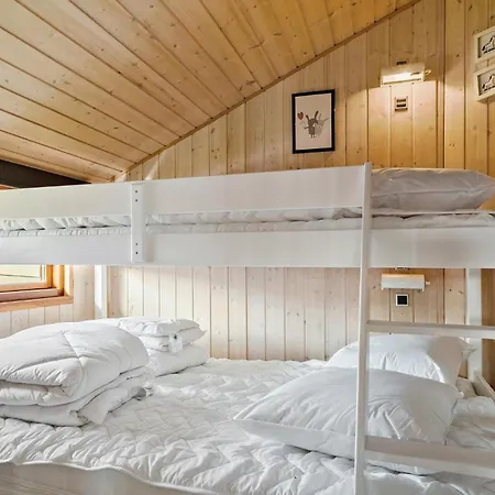 3 Bedroom Awesome In *