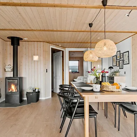 3 Bedroom Awesome In Holiday home