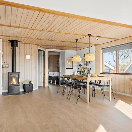 Dom wakacyjny 3 Bedroom Awesome In