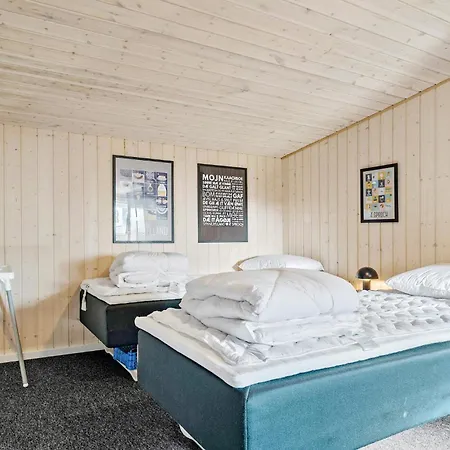 Dom wakacyjny 3 Bedroom Awesome In *