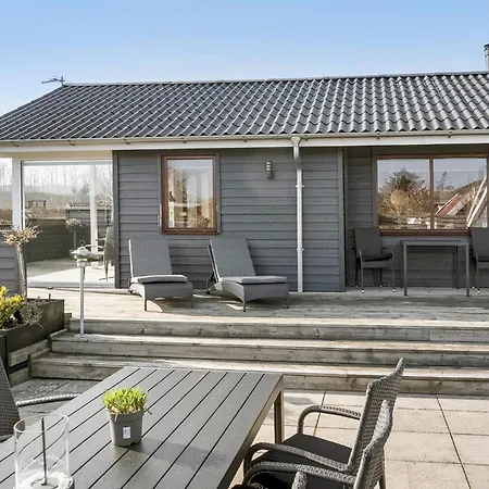 3 Bedroom Awesome In