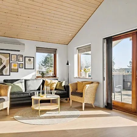 3 Bedroom Awesome In *